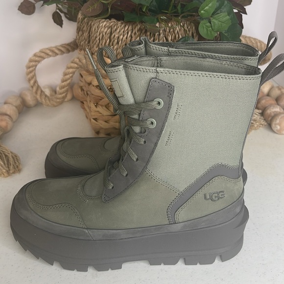 UGG Women's The Ugg Lug Boot: Color Moss Green Sz 7 - Picture 6 of 12
